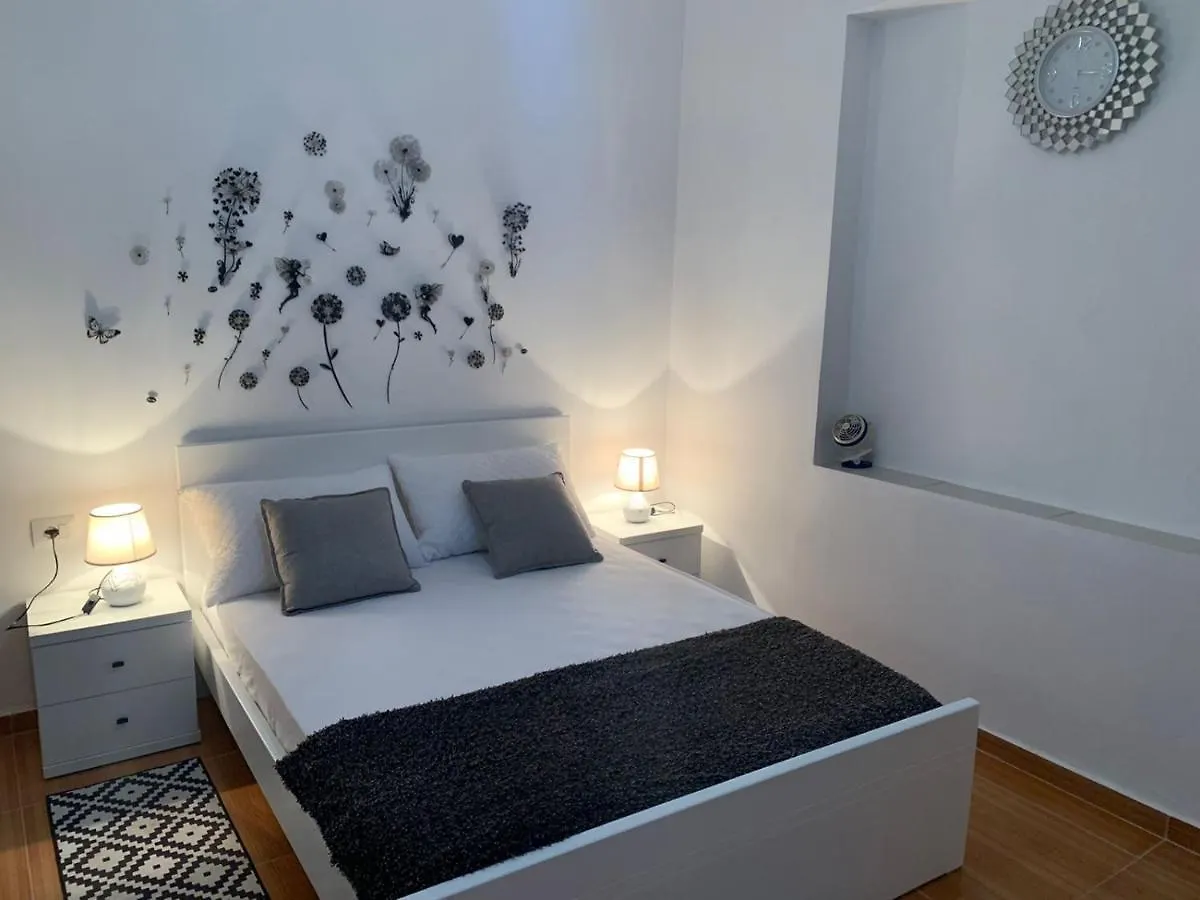 Vjola Apartments 2 Sarande