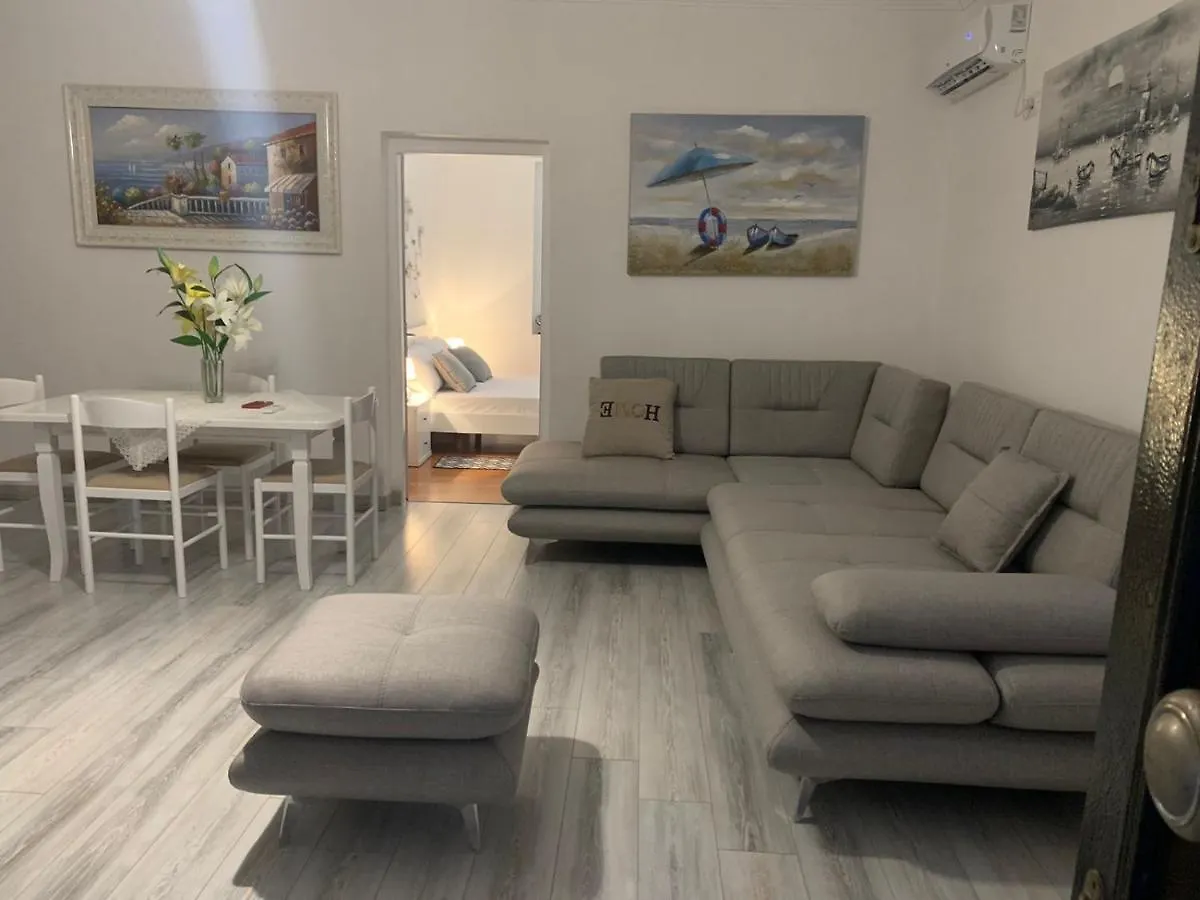 Vjola Apartments 2 Sarande